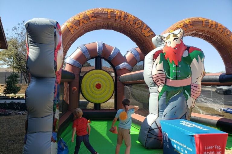 INFLATABLE AXE THROW
